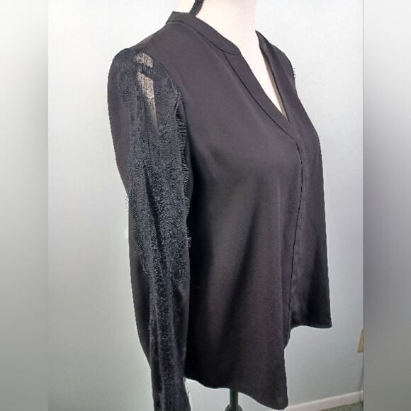 ‼️final must bundle‼️ JLO Jennifer Lopez Blouse Lace Sleeves V-neck Black - Picture 1 of 6